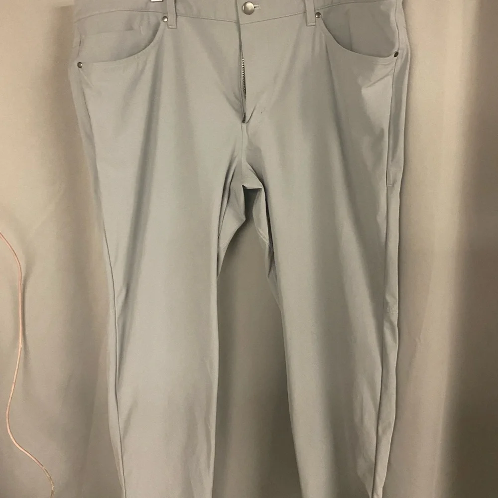 Lululemon Men's Gray Pants - Picture 2 of 6